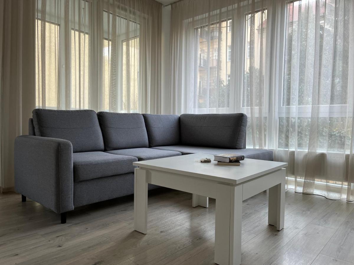 Elegant Escape Apartment II - City Centre ブラチスラヴァ エクステリア 写真